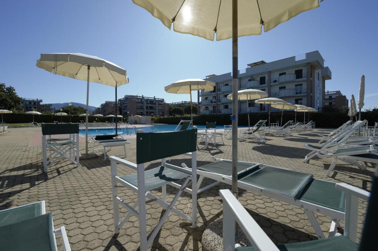 Aparthotel Le Residenze Di Santa Costanza - Mirto/Corbezzolo San Vincenzo Zewnętrze zdjęcie