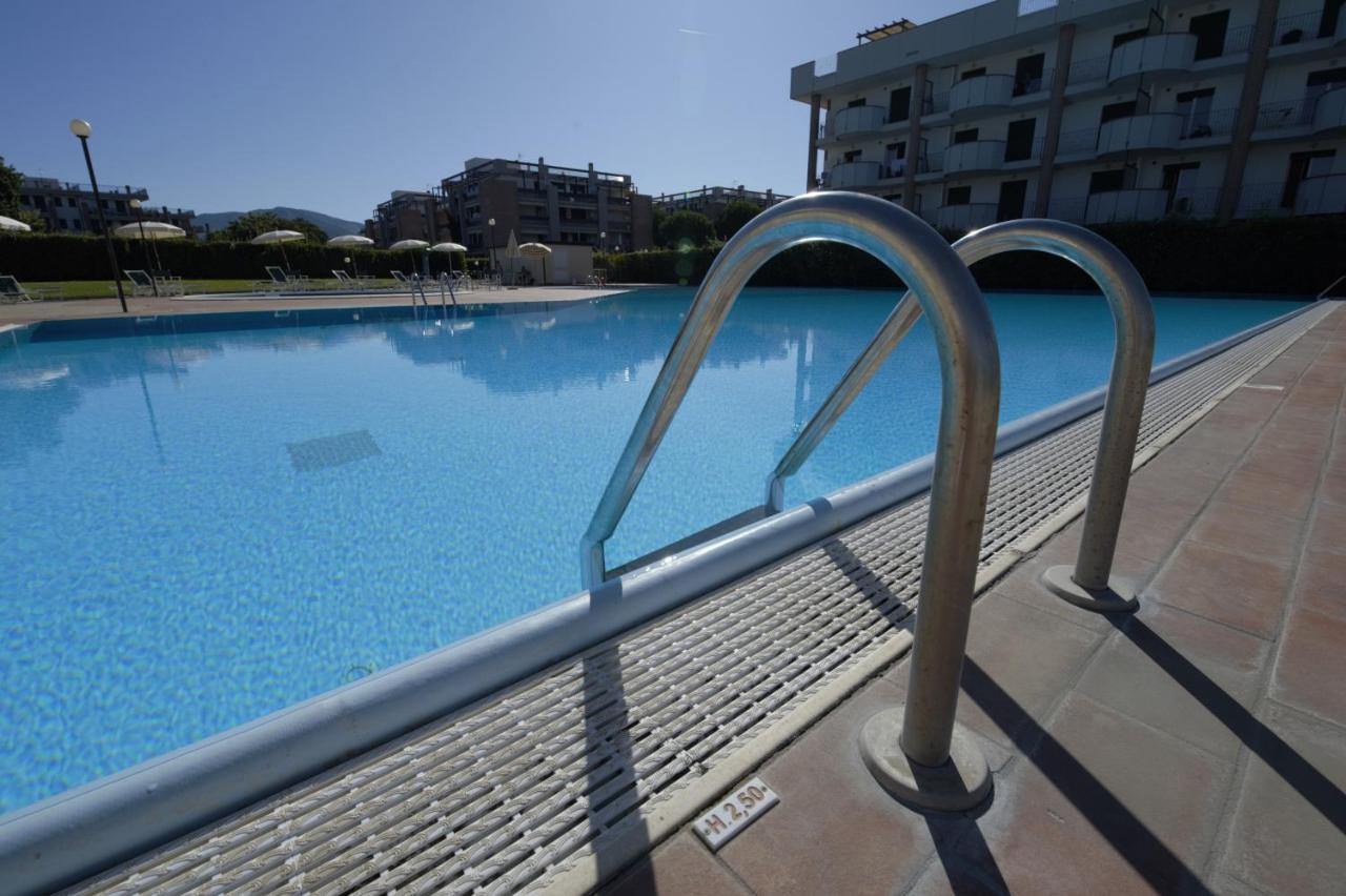 Aparthotel Le Residenze Di Santa Costanza - Mirto/Corbezzolo San Vincenzo Zewnętrze zdjęcie